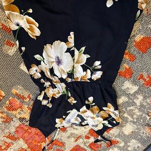 Navy blue/floral romper